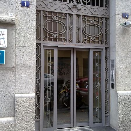 Pension Peiro Hotel Barcelona Exterior photo